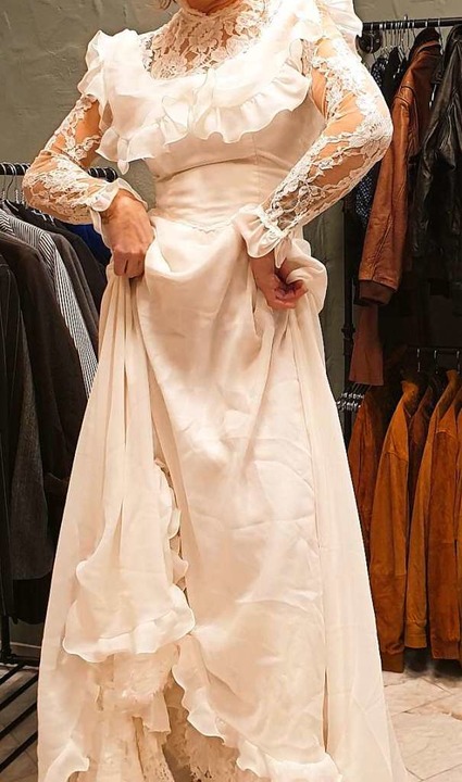 Auch alte Hochzeitskleider hat Patrizia Gajda in ihrem Sortiment  | Foto: Patrizia Gajda