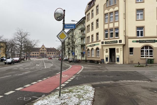 Fahrradfahrer wird in Freiburg-Brhl von Lkw berrollt und schwer verletzt
