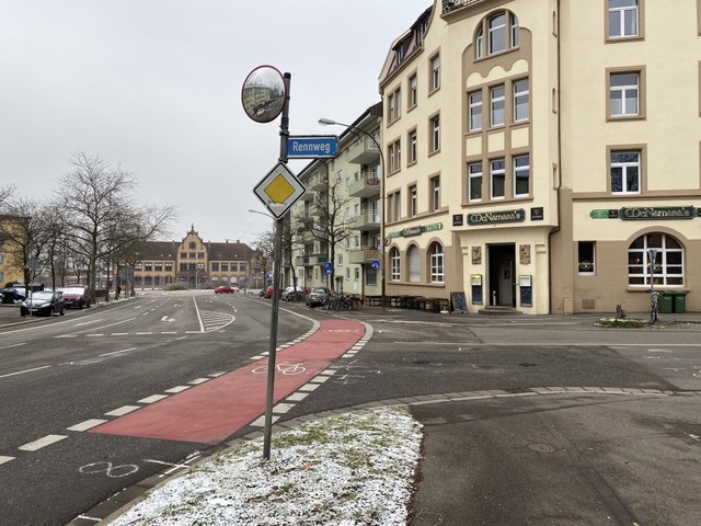 An der Ecke Rennweg/Waldkircher Strae...fahrunfall mit einem Schwerverletzten.  | Foto: Anika Maldacker