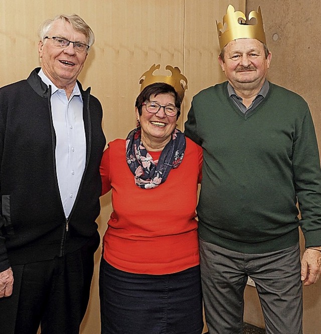 Peter Baumann (von links), Francoise H...a beim diesjhrigen Galette des Rois.   | Foto: Gnther Brand (privat)