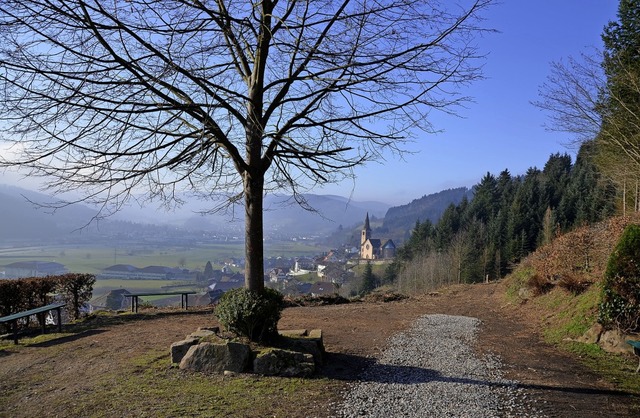 Auch um den  Wald ber Fischerbach  be...s  Land, Wege angelegt und befestigt.   | Foto: hr