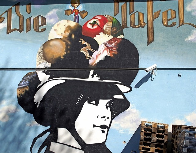 Von Stefan Strumbel gesprht: Graffito an der Wand der Offenburger Tafel  | Foto: Puppe