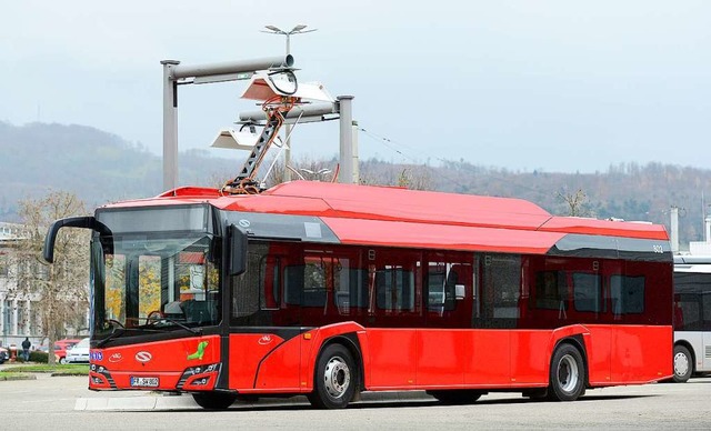 Im Februar will die Freiburger VAG ers...eriebusse im Linienverkehr einsetzen.   | Foto: Ingo Schneider