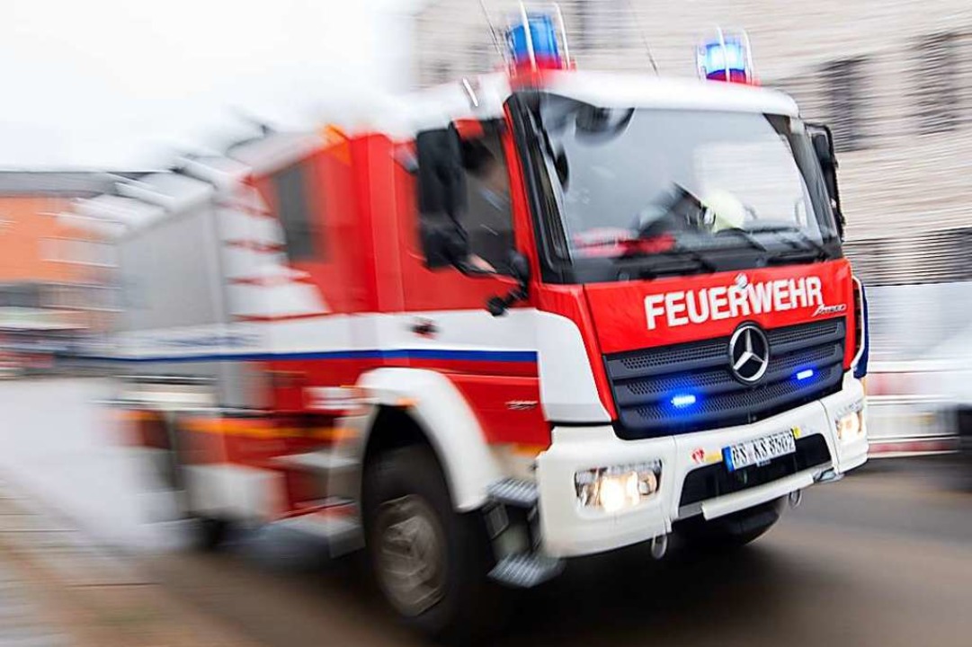 Die Feuerwehr konnte den Brand rasch lschen.  | Foto: Julian Stratenschulte (dpa)