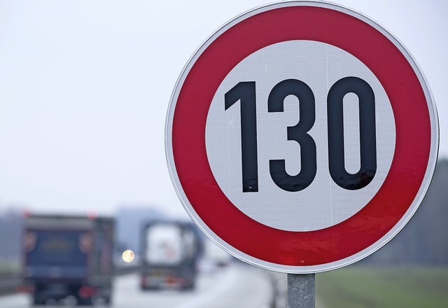 Tempo 130 gilt bisher nur auf den wenigsten Autobahnen in Deutschland.  | Foto: Jens Bttner (dpa)