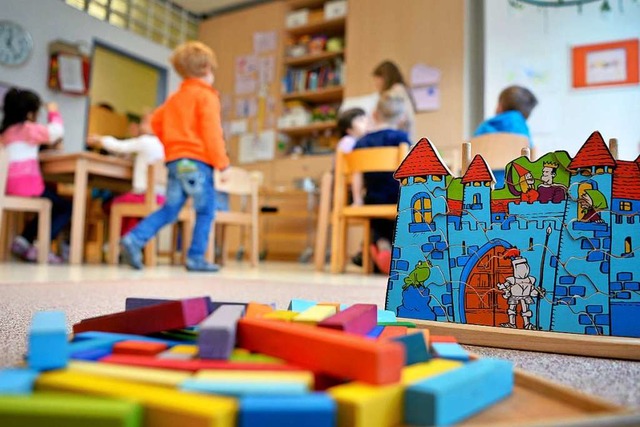 In einer Kindertageseinrichtung in Off...r Freiheit beraubt haben (Symbolbild).  | Foto: Monika Skolimowska (dpa)