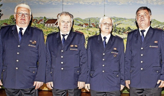 Ehrungen fr langjhrige Dienstzeit be...), Georg Hauber (45 Jahre); von links.  | Foto: Johannes Sonnenberg