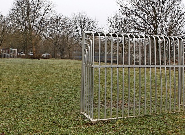 Der Bolzplatz wird zu Multifunktionsspielfeld und Skateplatz.  | Foto: Daniel Hengst