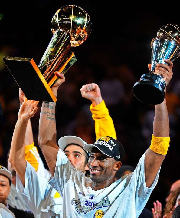 Fünf Mal holte Bryant mit den Lakers den NBA-Titel  | Foto: PAUL J. RICHARDS (AFP)
