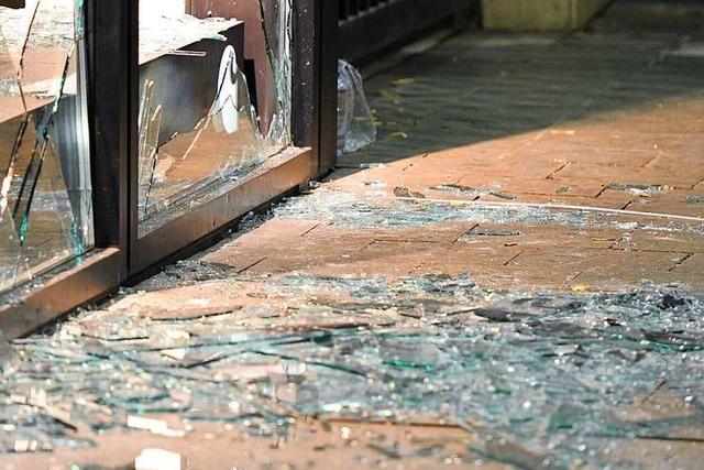 Fensterscheibe an einer Schule in Bad Säckingen eingeschlagen