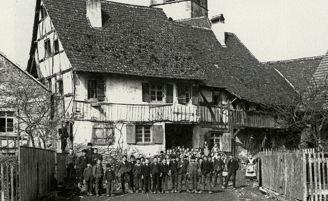 Der Frderkreis sucht historische Bild...en  zeigt, fr den Fotokalender  2021.  | Foto: privat