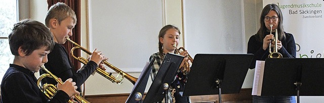 Trompeten-Quartett mit Manuel Gassenme... Schwenke und Pia Schwenke (von links)  | Foto: Renate Griesser