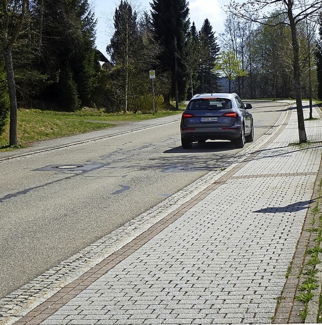 Stadtrat Faller frchtet, die Schwarzwaldstrae knnte Traktorenstrecke werden.   | Foto: Peter Stellmach