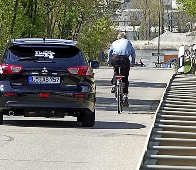 Radfahren ist mancherorts im Stadtgebi... der Heldelinger Strae,  gefhrlich.   | Foto: Herbert Frey