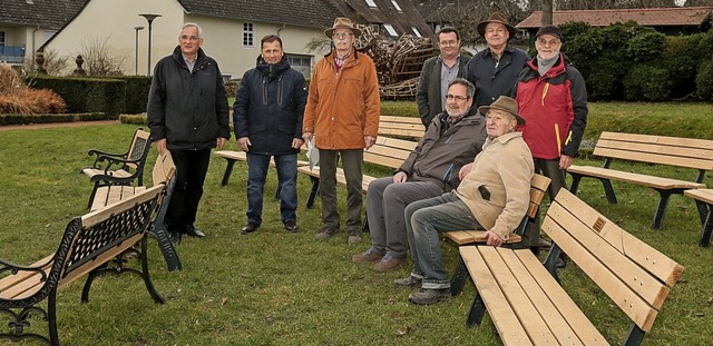 Zehn neue Parkbnke wurden dank der Un...nfreunden gefertigt und aufgestellt.    | Foto: Sandra Decoux-Kone