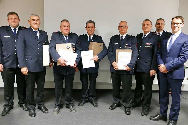 Der stellvertretende Kommandant Thoams...ainer Oberrieder und  Lothar Blaschke.  | Foto: Manfred Frietsch