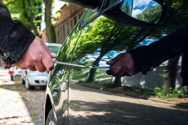 Auto in Lrrach wird mit spitzem Gegenstand zerkratzt