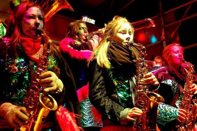 Guggenbeben in Murg: Heier Sound mit zehn Gruppen lutet die Fasnacht ein