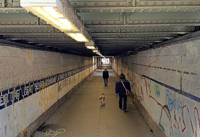 Die &#8222;Karrendurchfahrt&#8220; wir...ich von mehr als 2000 Menschen genutzt  | Foto: Helmut Seller