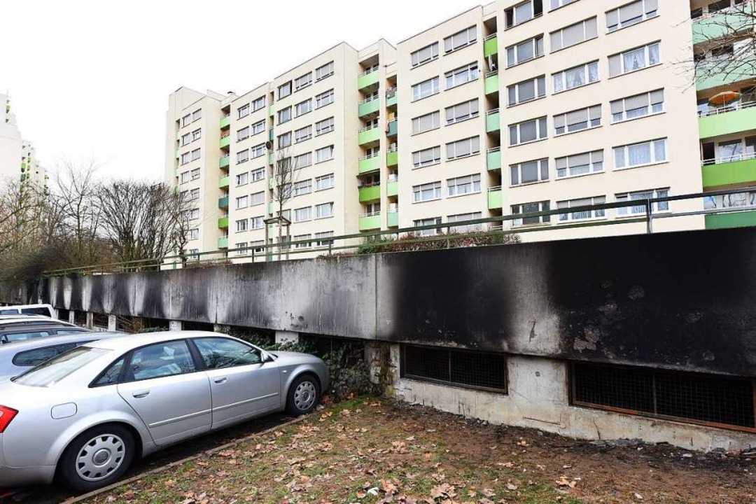 In dieser zum Wohnblock &#8222;Max &am...thstrae hat es Mitte Januar gebrannt.  | Foto: Rita Eggstein