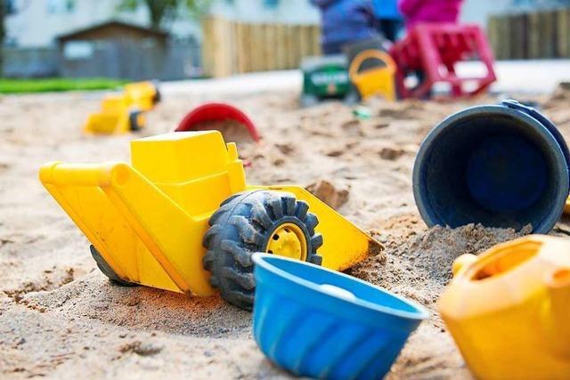 Hat ein 57-Jhriger Buttersure auf einem Spielplatz ausgegossen?