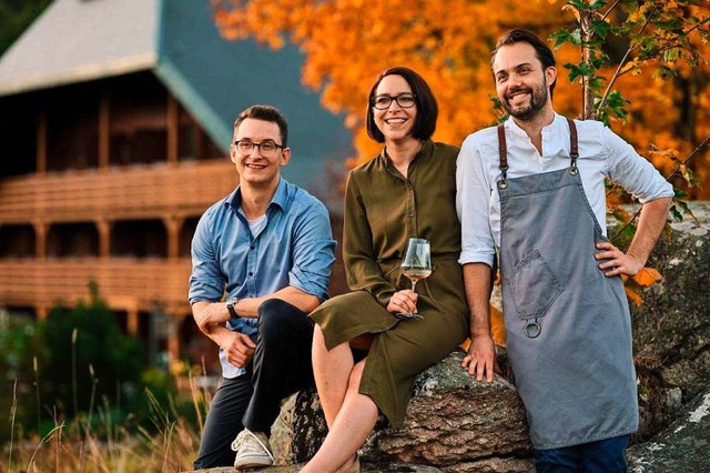 Marius Trndle, Kerstin Bauer und Max ...r als 500 Jahre alten Schwarzwaldhaus.  | Foto: Mhle Schluchsee