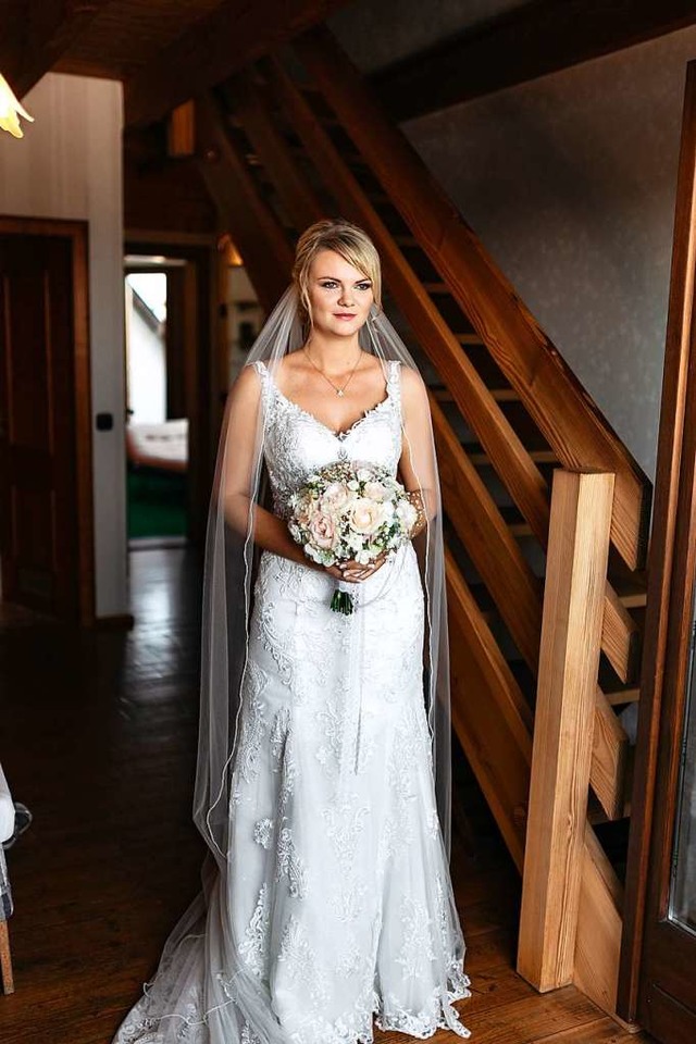 Alesia Baumgrtner mit ihrem &#8211; jetzt verschwundenen &#8211; Brautkleid  | Foto: Dmytro Zasukha