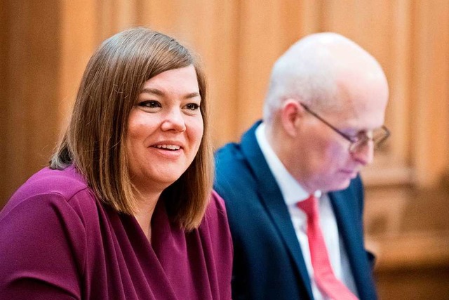 Zurzeit ist Katharina Fegebank von den...rgermeister Peter Tschentscher (SPD).  | Foto: Daniel Reinhardt