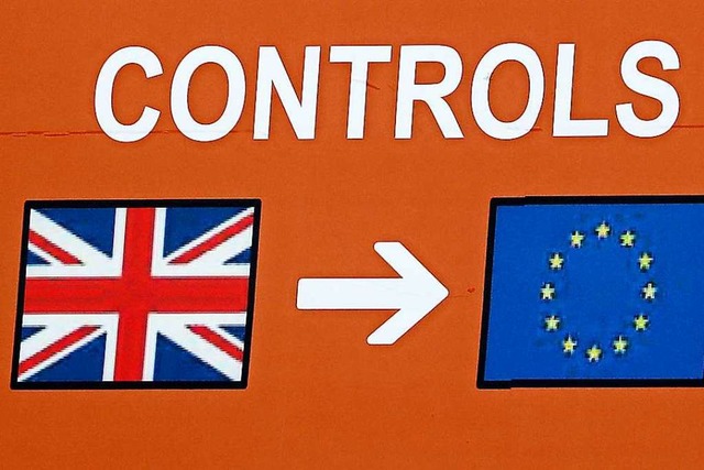 Intensivere Kontrollen und damit lnge... nach Eintritt des Brexit vorbereiten.  | Foto: Steve Parsons (dpa)