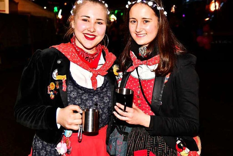 Narren und Besucher hatten beim Umzug durch die Innenstadt ihren Spaß. (Foto: Dieter Erggelet) Narren und Besucher hatten beim Umzug durch die Innenstadt ihren Spaß. (Foto: Dieter Erggelet)
