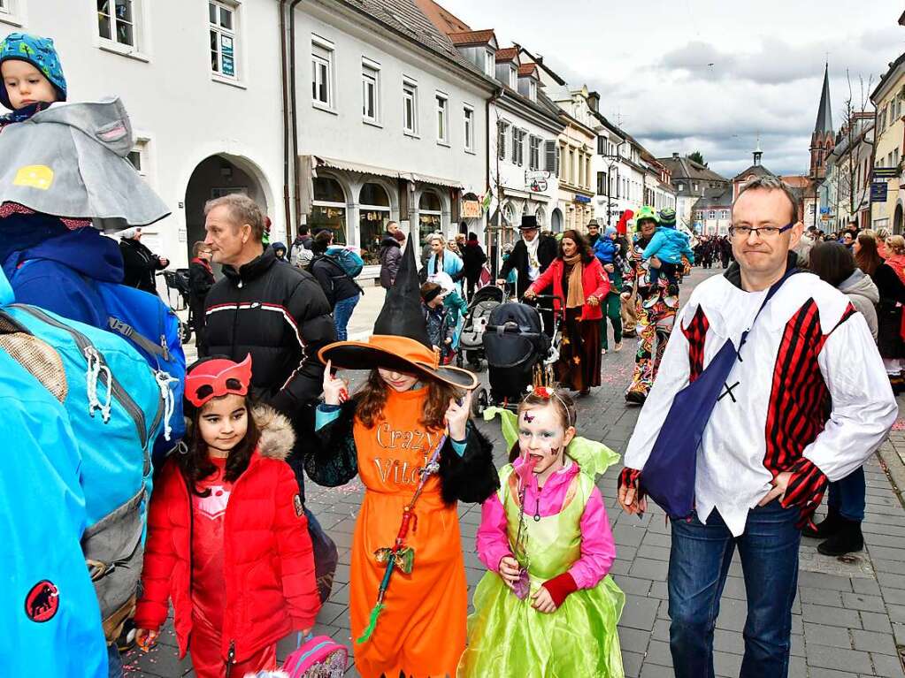 Narren und Besucher hatten beim Umzug durch die Innenstadt ihren Spa.