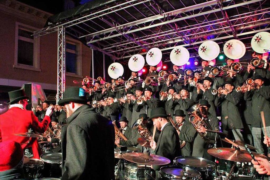 Gugge-Musiken aus Deutschland, Frankreich und der Schweiz sorgten für ordentlich Sound in Heitersheim. (Foto: Sabine Model) Gugge-Musiken aus Deutschland, Frankreich und der Schweiz sorgten für ordentlich Sound in Heitersheim. (Foto: Sabine Model)