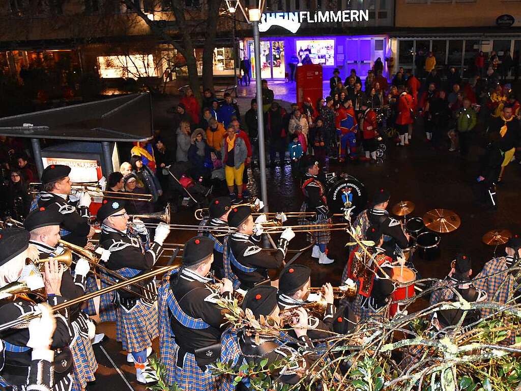 Die Gste aus der Gugge-Szene trugen in Rheinfelden klangvolle Namen: Kohlrtti-Chlpfer Horre, die Roli-Guggers aus Laufenburg, die Guggis 81 sowie die Xmen Group aus Schopfheim. Alle feierten den 50. Geburtstag der Ohrquler.