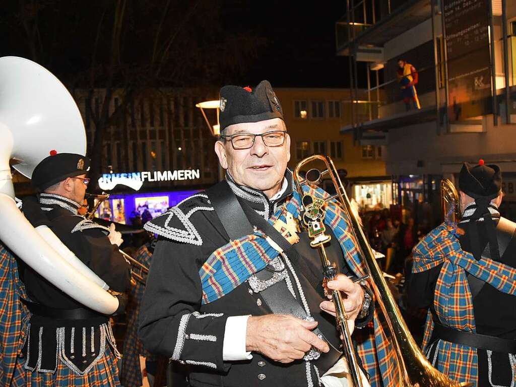 Die Gste aus der Gugge-Szene trugen in Rheinfelden klangvolle Namen: Kohlrtti-Chlpfer Horre, die Roli-Guggers aus Laufenburg, die Guggis 81 sowie die Xmen Group aus Schopfheim. Alle feierten den 50. Geburtstag der Ohrquler.