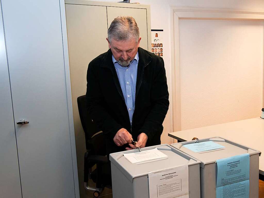 Gespannt warteten am Sonntagabend Brger, Brgermeisterkandidaten und Politiker auf das Ergebnis der Abstimmungen.