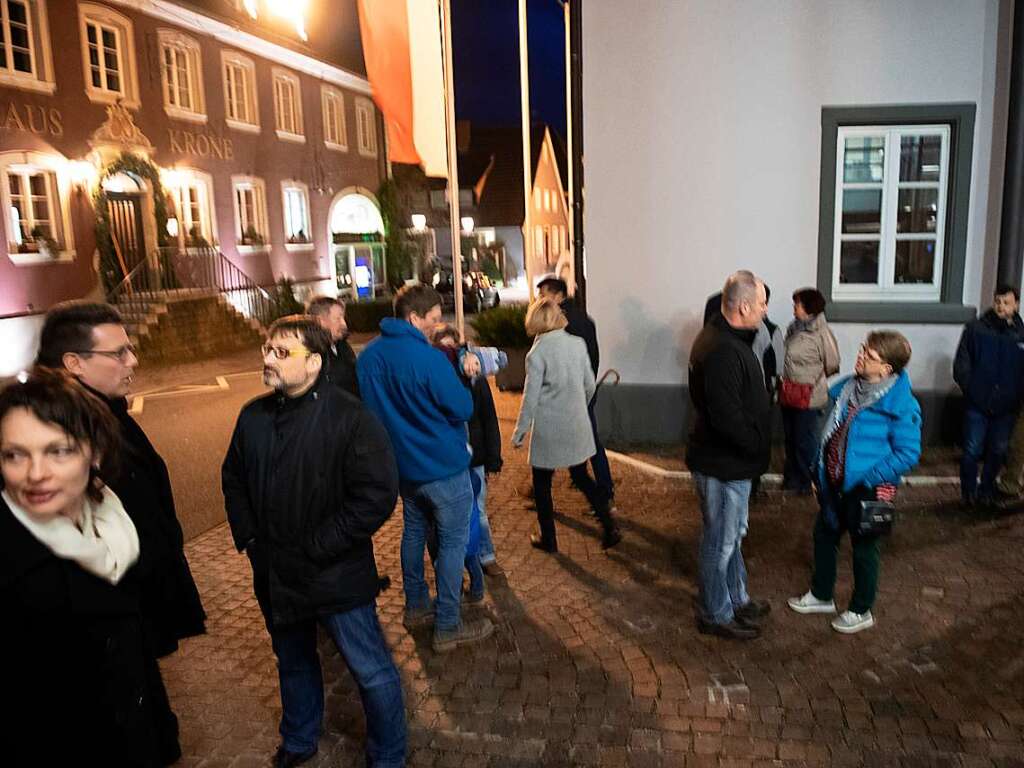 Gespannt warteten am Sonntagabend Brger, Brgermeisterkandidaten und Politiker auf das Ergebnis der Abstimmungen.