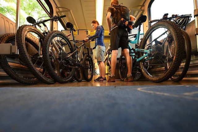 Ein Fahrradabteil in einer Straenbahn  | Foto: Jonas Hirt