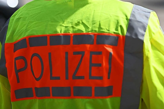 Die Polizei sucht Zeugen des Unfalls.  | Foto: Jonas Hirt