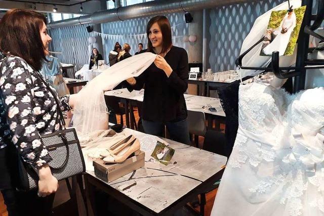 BZ-Redakteurin versucht, ihr Brautkleid zu verkaufen – und scheitert