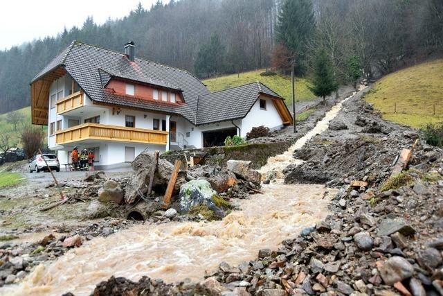 Haus in Simonswald von rutschenden Erdmassen beschädigt