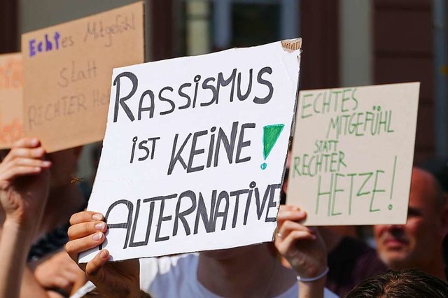 Diesen bei Protesten gegen eine AfD-Ku...ltung in ihrem jngsten Ratsantrag an.  | Foto: Helmut Seller