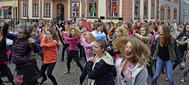 Schon 2014 war Offenburg bei One Billion Rising dabei.   | Foto: Burgmaier Ralf