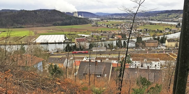 Freie Sicht ins Tal: An zahlreichen St...traen und Gehwegen zu gewhrleisten.   | Foto:  Duygu-D'Souza, Susann