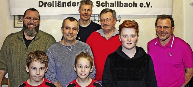 Die  Wiedergewhlten Volker Wenk (link...erenz, Herbert Sinz und Joel Jennrich.  | Foto: Rolf Rhein