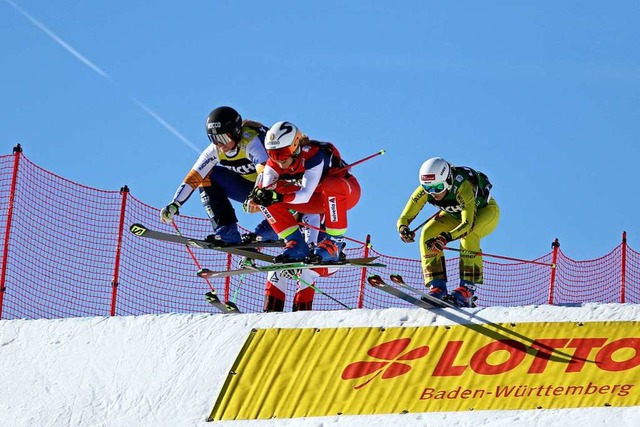 Angriffslustig: Daniela Maier (rechts)...beim Skicross-Weltcup auf dem Feldberg  | Foto: Joachim Hahne