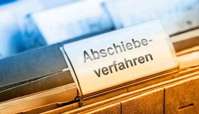 Kriminelle und Identittsverweigerer sollen prioritr abgeschoben werden.  | Foto: Chris  (stock.adobe.com)