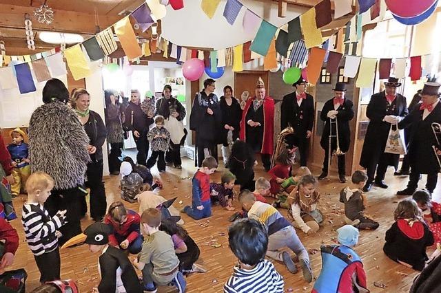 Narren befreien flinger Kinder