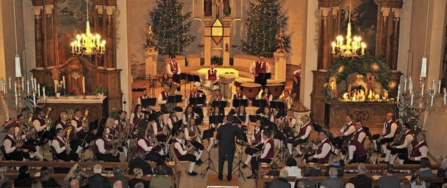 Der Musikverein  Wasenweiler bei seinem Konzert in der Wasenweiler Kirche  | Foto: Laetitia Barnick