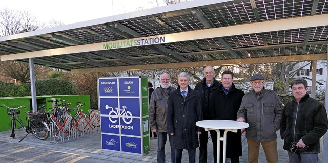 Freude ber die neue Mobilittsstation...nitiierenden Arbeitskreis Klimaschutz   | Foto: Hans-Peter Mller