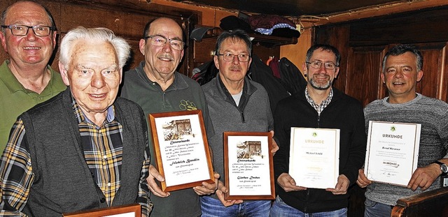 Ehrungen im Imkerverein Kleines Wiesen...r, Michael Schilli und Bernd Riesterer  | Foto: Gudrun Gehr